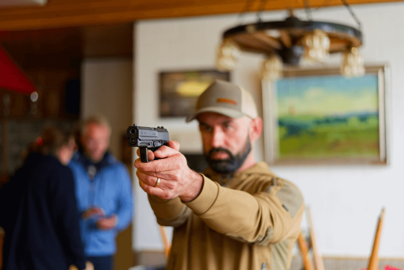 Teilnehmer Mit P8 Schießposition